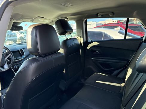 Used 2022 Chevrolet Trax LT w/ Sport Edition image 5