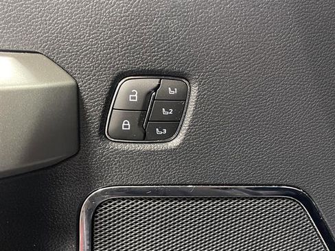 Used 2022 Ford F250 Lariat w/ Black Appearance Package image 41