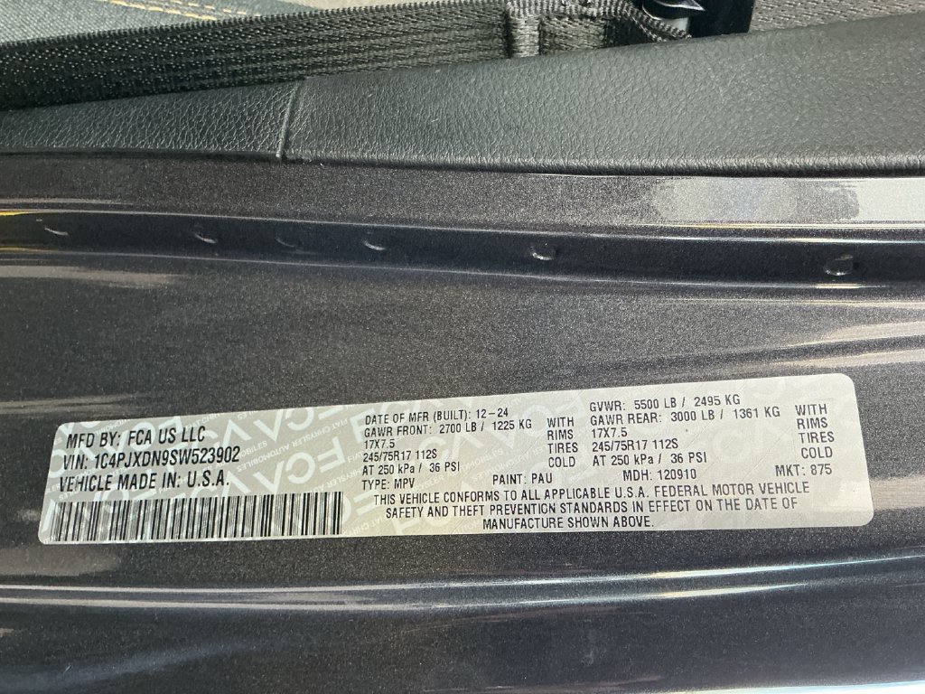 Used 2025 Jeep Wrangler Unlimited Sport AWD/4WD image 31