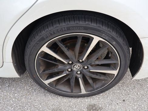 Used 2020 Toyota Camry XSE FWD image 4