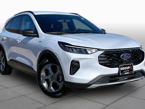 Used 2025 Ford Escape ST-Line image 3