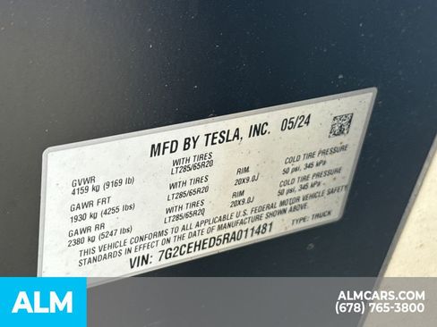 Used 2024 Tesla Cybertruck AWD Crew Cab image 35