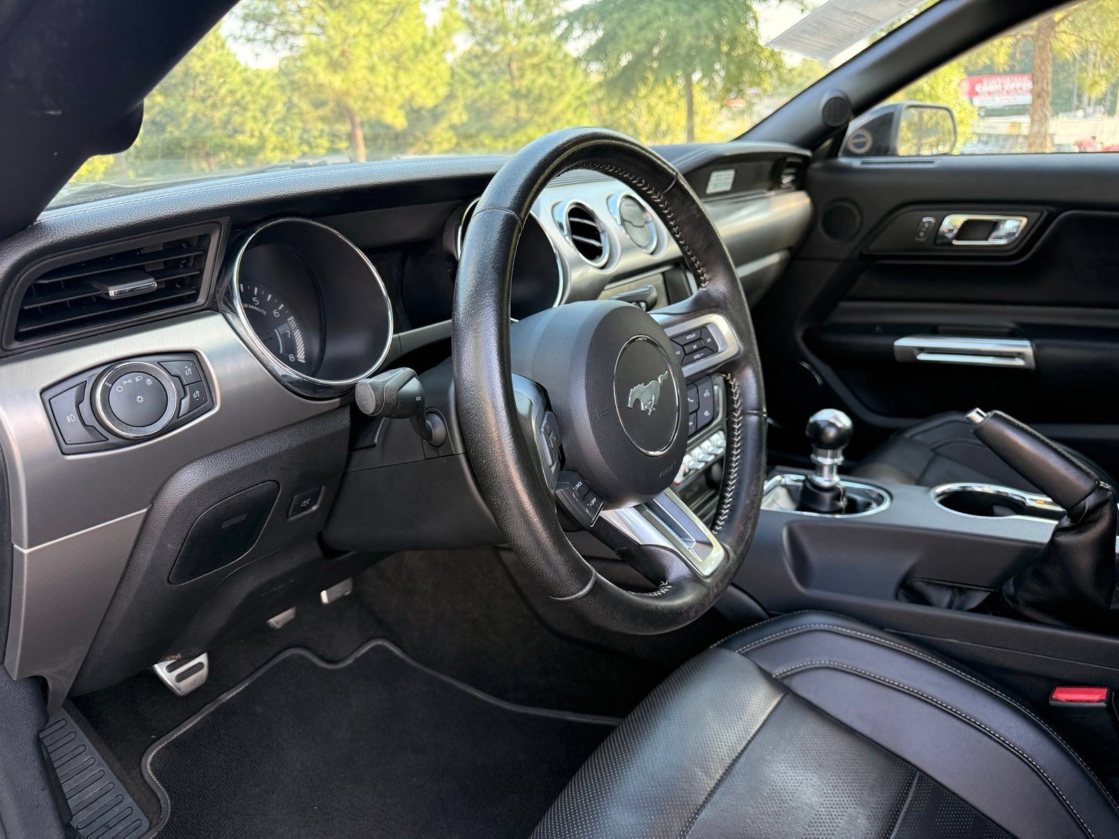 Used 2015 Ford Mustang GT Premium w/ Equipment Group 401A RWD image 22