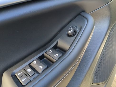 New 2026 Jeep Grand Cherokee Laredo image 11