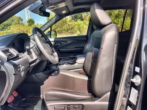 Used 2024 Honda Ridgeline Black Edition image 11