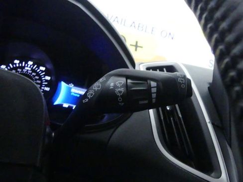 Used 2023 Ford Edge SEL image 17