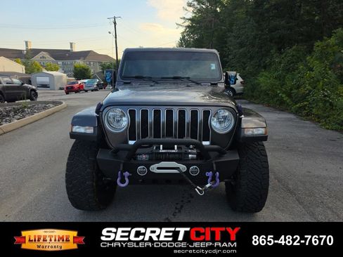 Used 2018 Jeep Wrangler Unlimited Sahara w/ Cold Weather Group AWD/4WD image 2