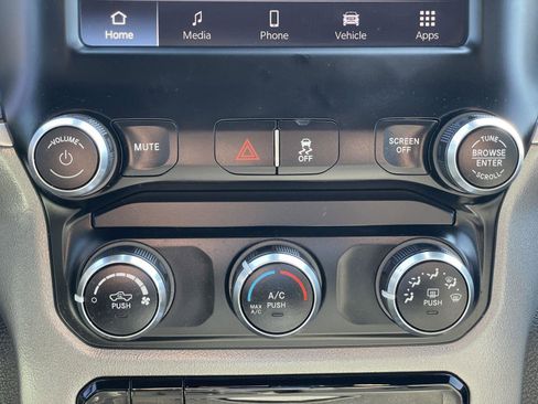 Used 2024 RAM 3500 Big Horn image 23