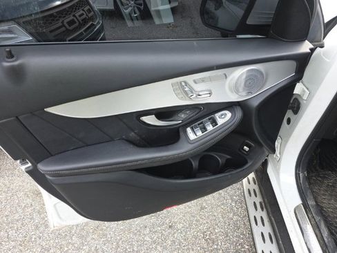 Used 2019 Mercedes-Benz GLC 300 4MATIC w/ AMG Line image 7