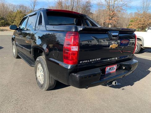 Used 2013 Chevrolet Avalanche LS image 9