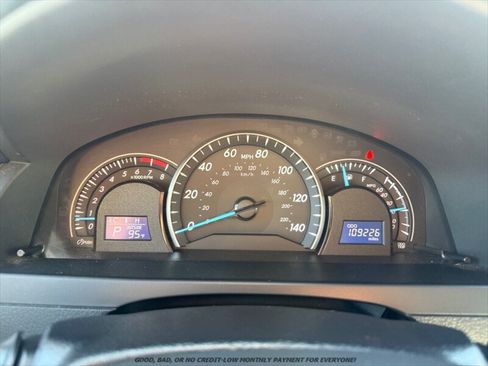 Used 2013 Toyota Camry LE FWD image 12