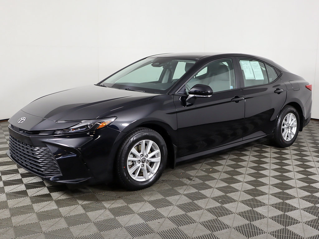 Used 2025 Toyota Camry LE AWD/4WD image 6