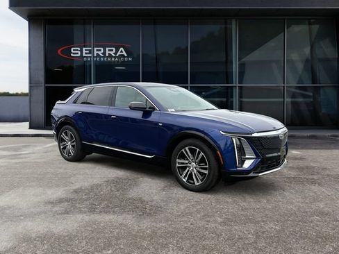 Certified 2024 Cadillac Lyriq Luxury w/ LPO, Floor Liner Package AWD/4WD image 7