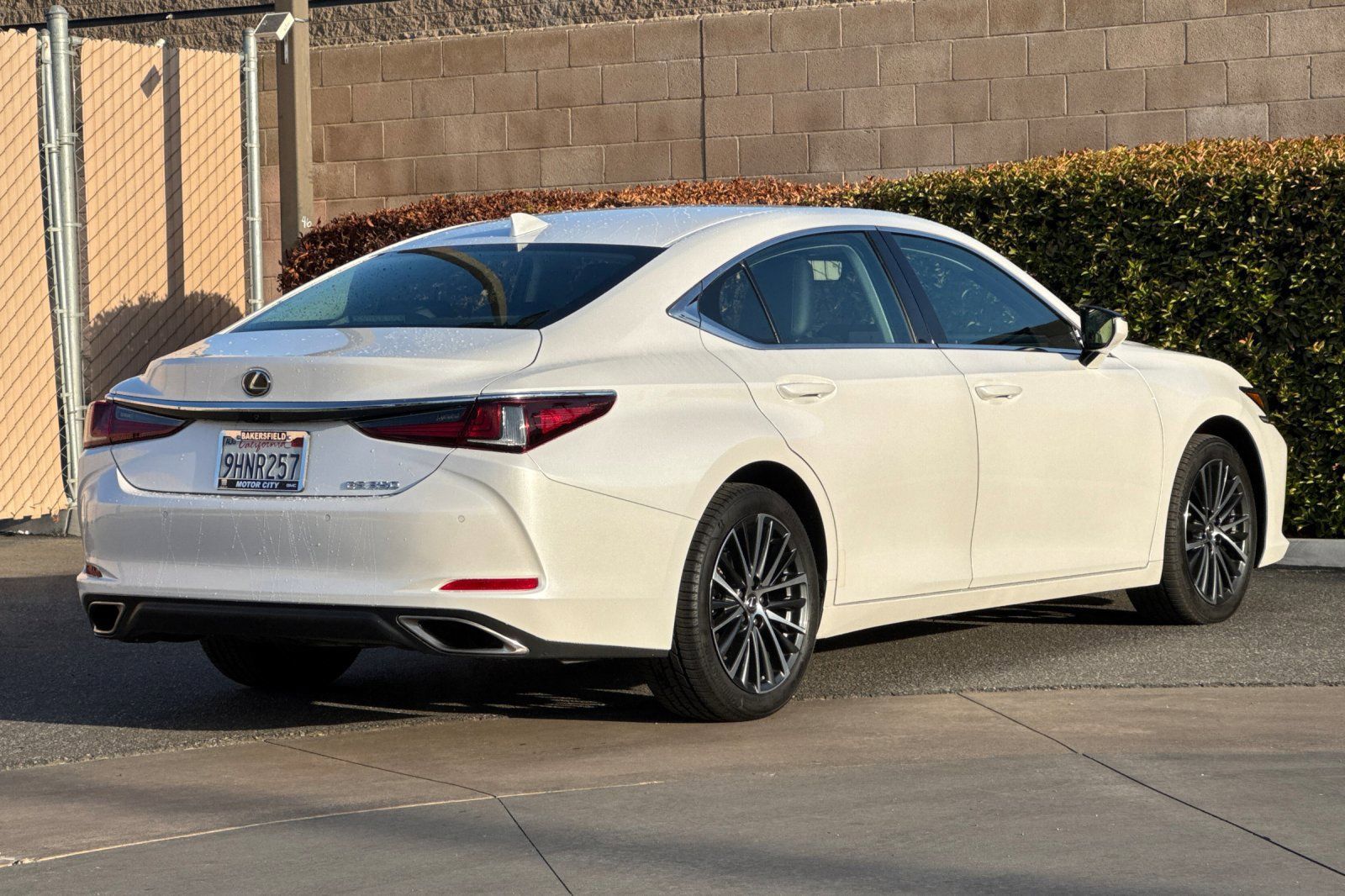 Used 2024 Lexus ES 350 w/ Premium Package FWD image 4