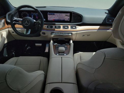 New 2026 Mercedes-Benz GLS 580 4MATIC image 18