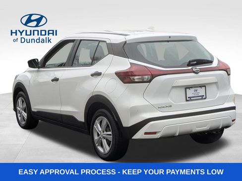 Used 2022 Nissan Kicks S image 3