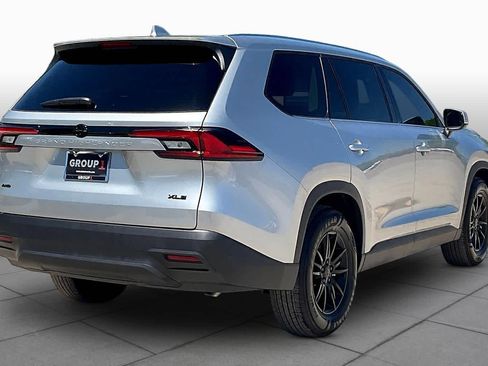 Used 2026 Toyota Grand Highlander XLE image 13