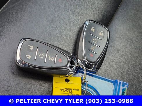 Used 2021 Chevrolet Traverse LT FWD image 38