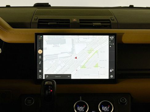 Used 2025 Land Rover Defender 110 S image 24