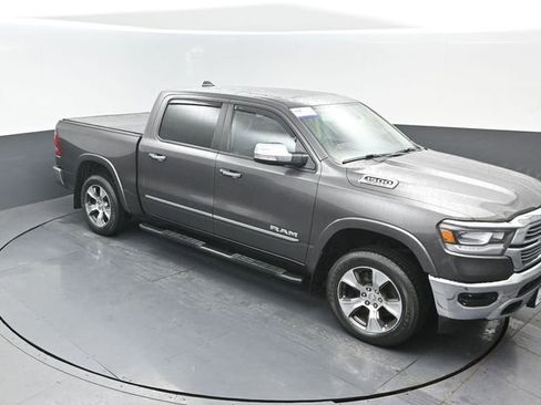 Used 2019 RAM 1500 Laramie AWD/4WD image 18