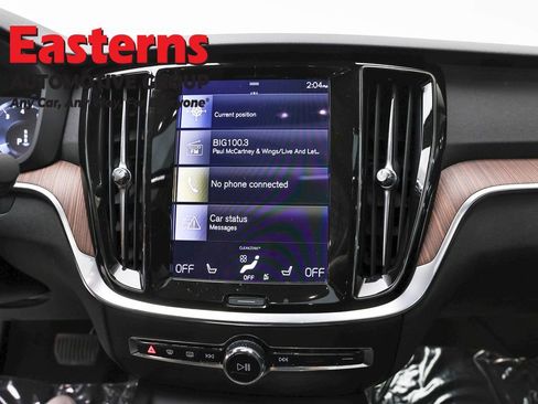 Used 2022 Volvo S60 B5 Momentum image 12