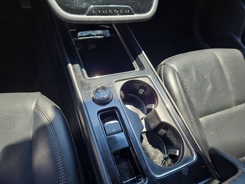 Used 2022 Lincoln Corsair Reserve FWD image 22