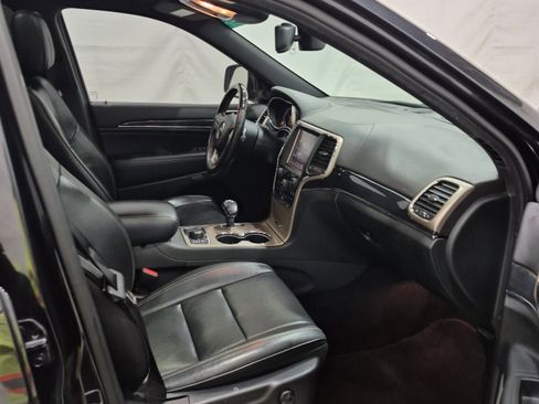 Used 2014 Jeep Grand Cherokee Overland w/ Mopar Chrome Edition Group image 12