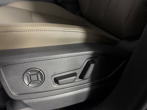 Used 2025 Audi Q5 Premium Plus AWD/4WD image 25