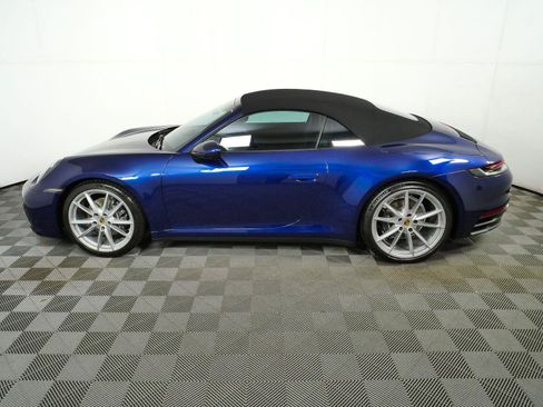 Used 2023 Porsche 911 Carrera RWD image 2