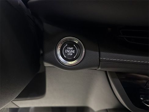 Used 2023 Buick Envision Essence image 47
