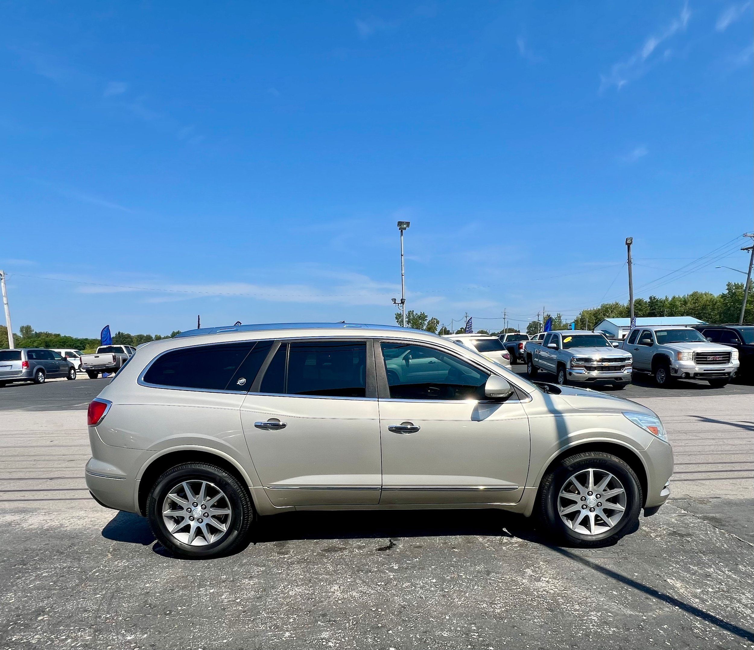 Used 2017 Buick Enclave Leather FWD image 4