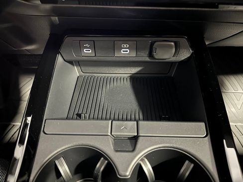 New 2026 Toyota Prius Plug-In Hybrid image 25