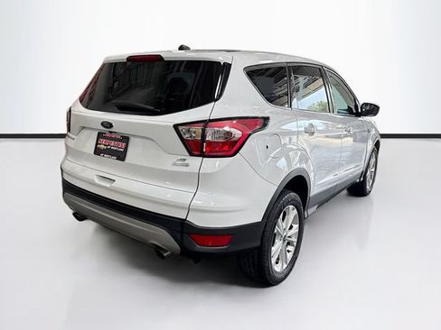 Used 2017 Ford Escape SE w/ SE Cold Weather Package AWD/4WD image 6