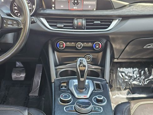 Used 2021 Alfa Romeo Stelvio Sprint w/ Nero Edizione image 23