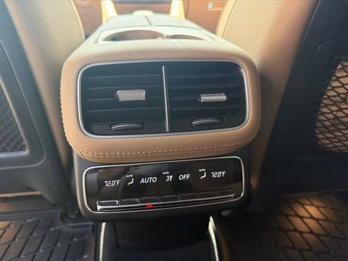 Used 2025 Mercedes-Benz GLS 450 4MATIC image 13