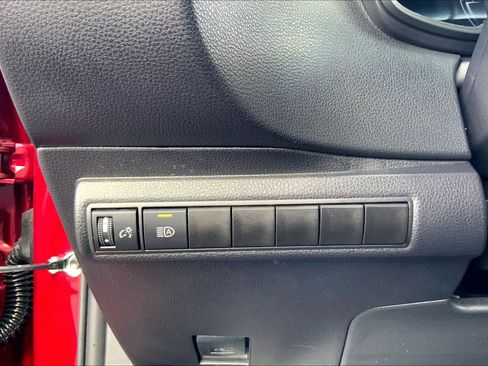 Used 2025 Toyota Corolla SE w/ SE Premium Package image 33