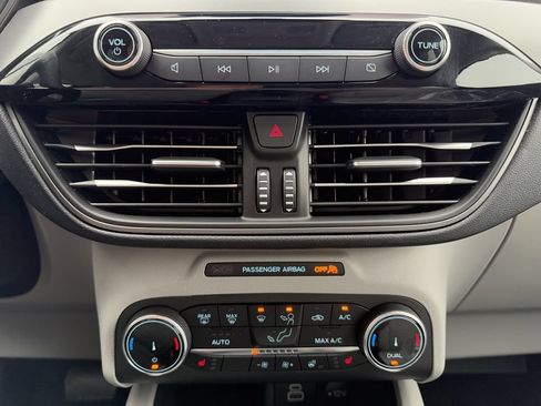 Used 2025 Ford Escape Active w/ Cold Weather Package FWD image 25