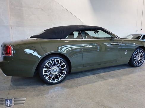 Used 2021 Rolls-Royce Dawn RWD image 46