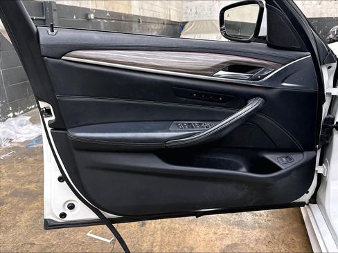 Used 2017 BMW 530i RWD image 25