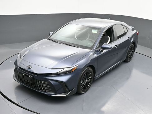 Used 2026 Toyota Camry SE image 31