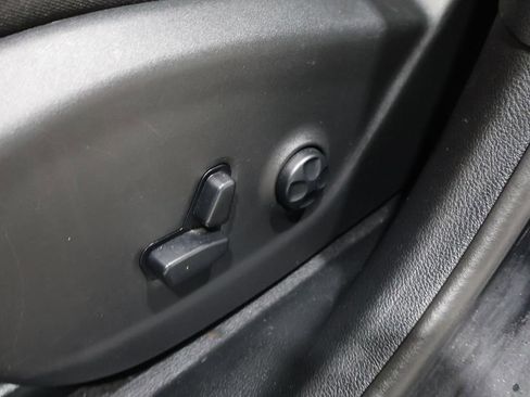 Used 2021 Jeep Cherokee Latitude Lux w/ Comfort/Convenience Group image 13