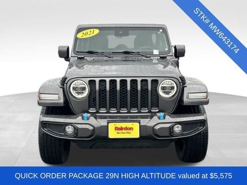 Used 2021 Jeep Wrangler Unlimited Sahara image 2