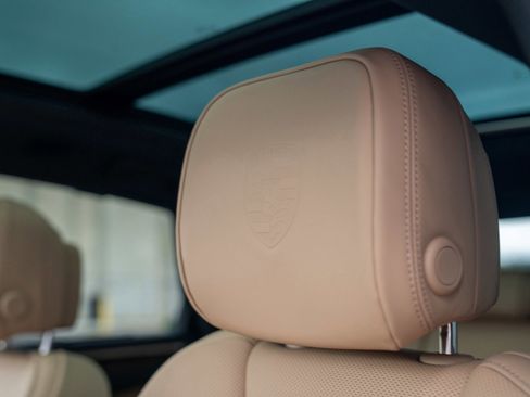 New 2026 Porsche Macan image 13