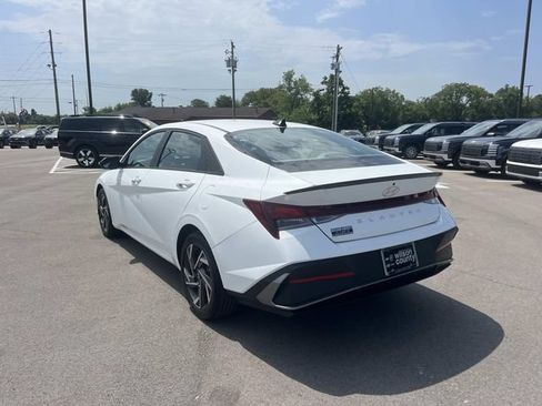 Certified 2025 Hyundai Elantra Sport FWD image 3