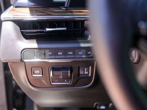 Certified 2023 Cadillac Escalade Premium Luxury Platinum AWD/4WD image 15