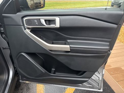 Used 2022 Ford Explorer XLT w/ Equipment Group 202A image 44