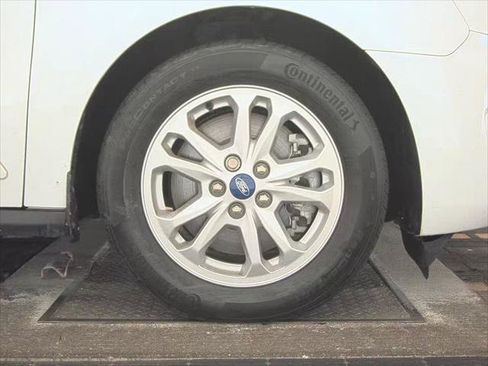 Used 2022 Ford Transit Connect XLT image 27