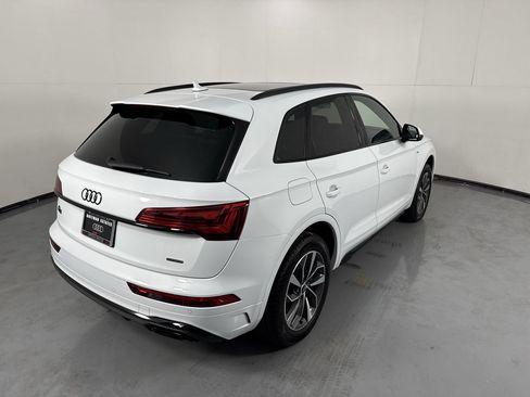 Used 2024 Audi Q5 2.0T Premium w/ Summer of Audi Package AWD/4WD image 8