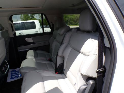 Used 2025 Ford Expedition Max Active AWD/4WD image 7