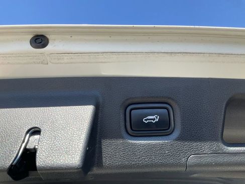 Used 2023 Hyundai Santa Fe Calligraphy image 10